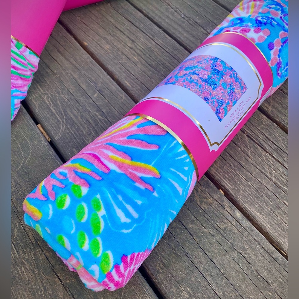 Lilly Pulitzer Luxe Beach Towel in Splendor in the Sand